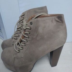 Zapatos usados solo una vez